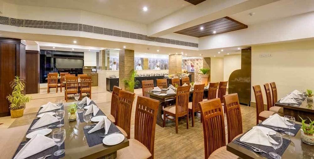 Cygnett Inn Repose Guwahati Ngoại thất bức ảnh
